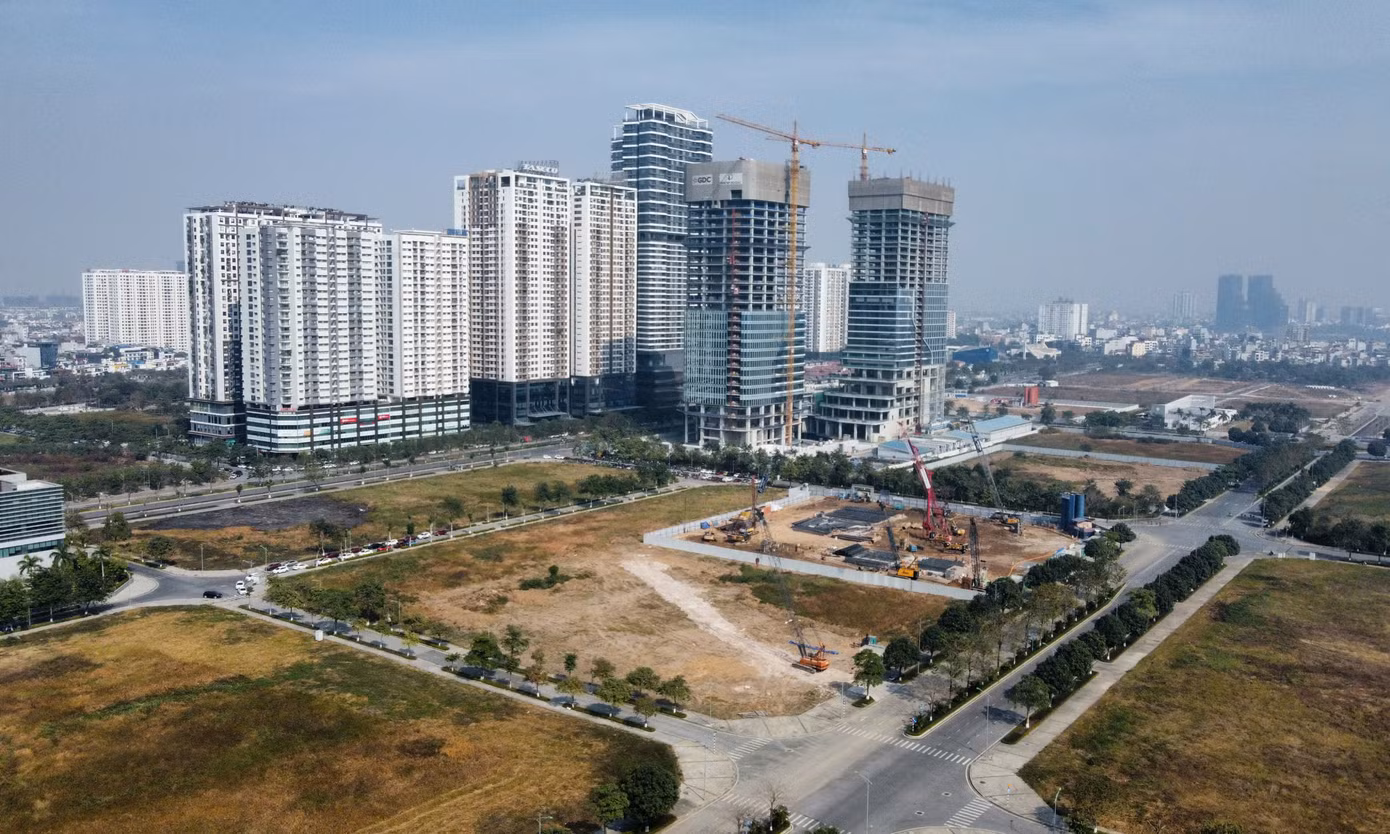 Không chỉ chuyển nhượng dự án ô đất B1CC4, tại khu đô thị Tây Hồ Tây, Công ty THT đã chuyển nhượng khoảng 20 dự án thành phần cho các nhà đầu tư thứ cấp như: Lô B2CC3; A1TT1, H4HH1, H3TH1, H3Th2, H3NT1, H2CC1. H2CC2, H5CC1, B1CC3, B2CC1, B2CC2, D1CC1, D1CC3, B3CC1, B3CC2, C1CC1, B2CC4, B1-CC1-2...