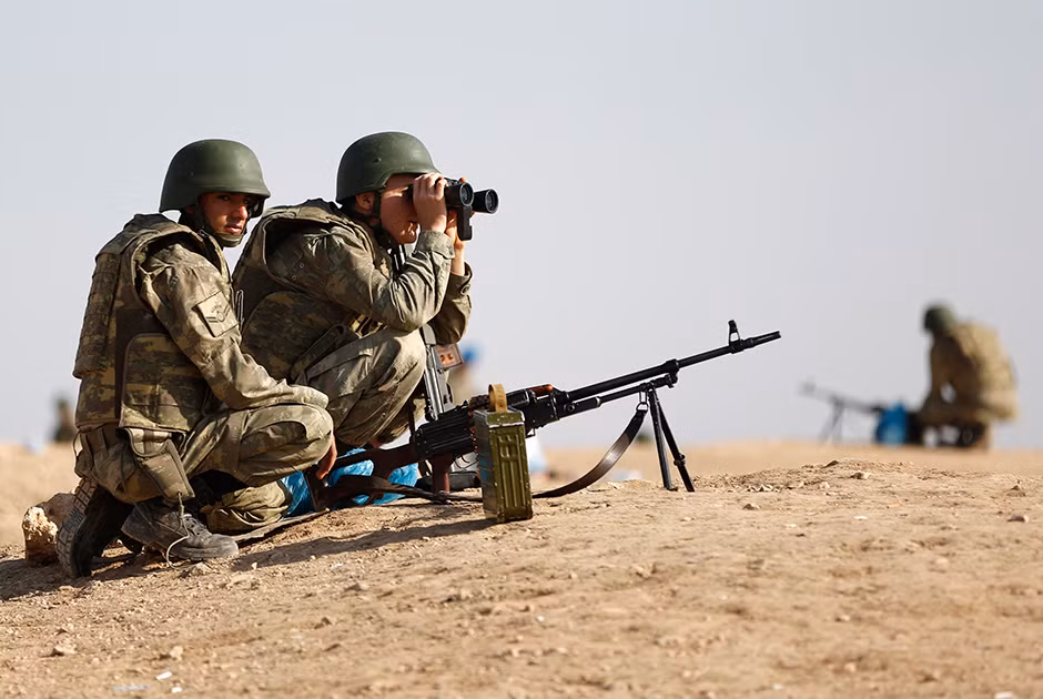 Khói đạn mịt mù gần biên giới Syria - Thổ Nhĩ Kỳ ảnh 2