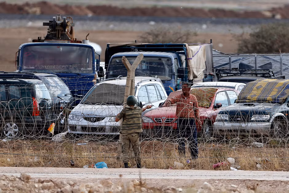 Khói đạn mịt mù gần biên giới Syria - Thổ Nhĩ Kỳ ảnh 6