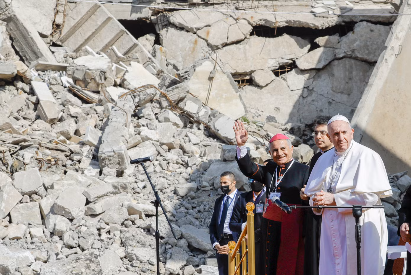 Giáo hoàng Francis trong chuyến thăm Mosul năm 2021. (Ảnh: AP)