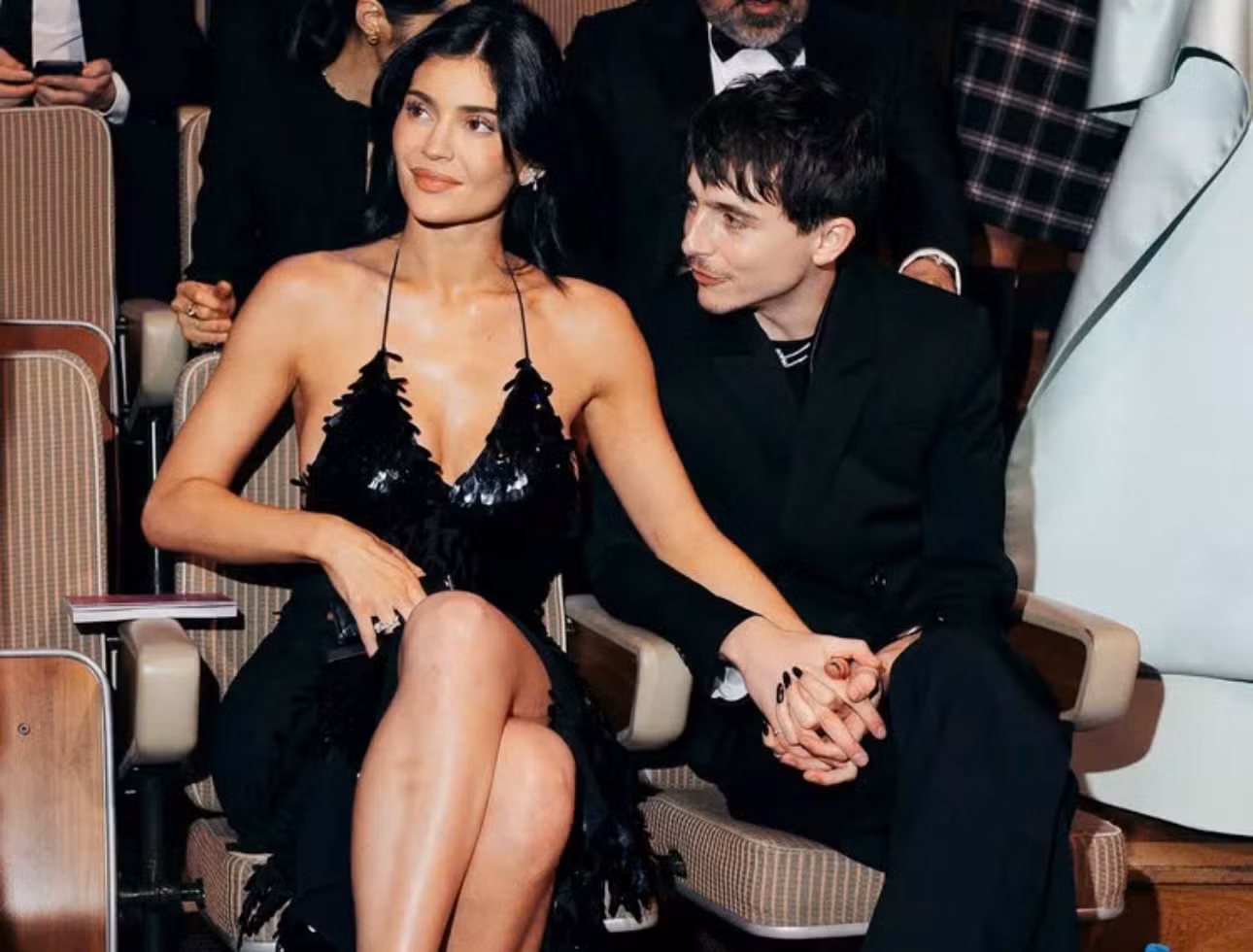 Kylie Jenner nền nã sánh đôi cùng Timotheé Chalamet tại lễ trao giải Oscar 2025.