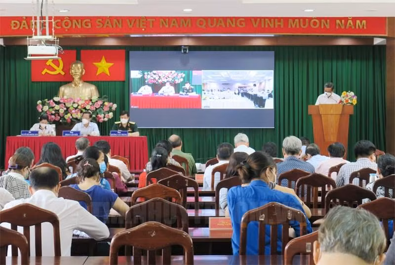 Cử tri Đinh Thế Quý (quận 7) bức xúc trước tình trạng siêu dự án chống ngập "đắp chiếu" nhiều tháng qua