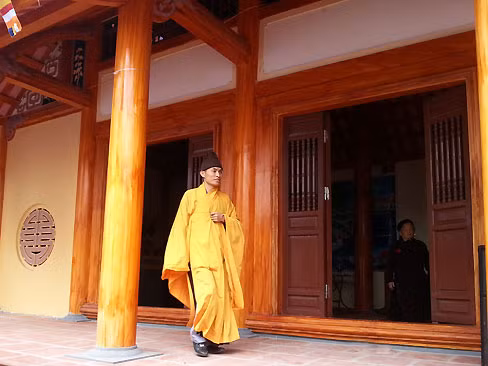 Đại Đức Thích Khai Tuệ, trụ trì chùa Song Mai