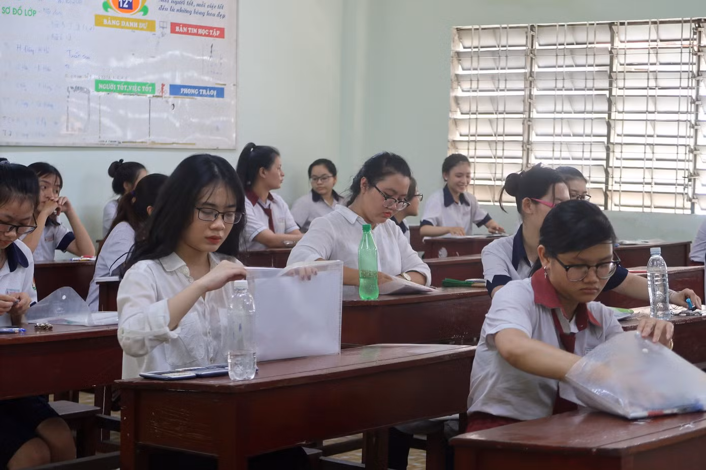 Thi THPT quốc gia: Đề xuất nóng cho mang 'phao' vào phòng thi ảnh 4 Thi THPT quốc gia: Đề xuất nóng cho mang 'phao' vào phòng thi ảnh 4