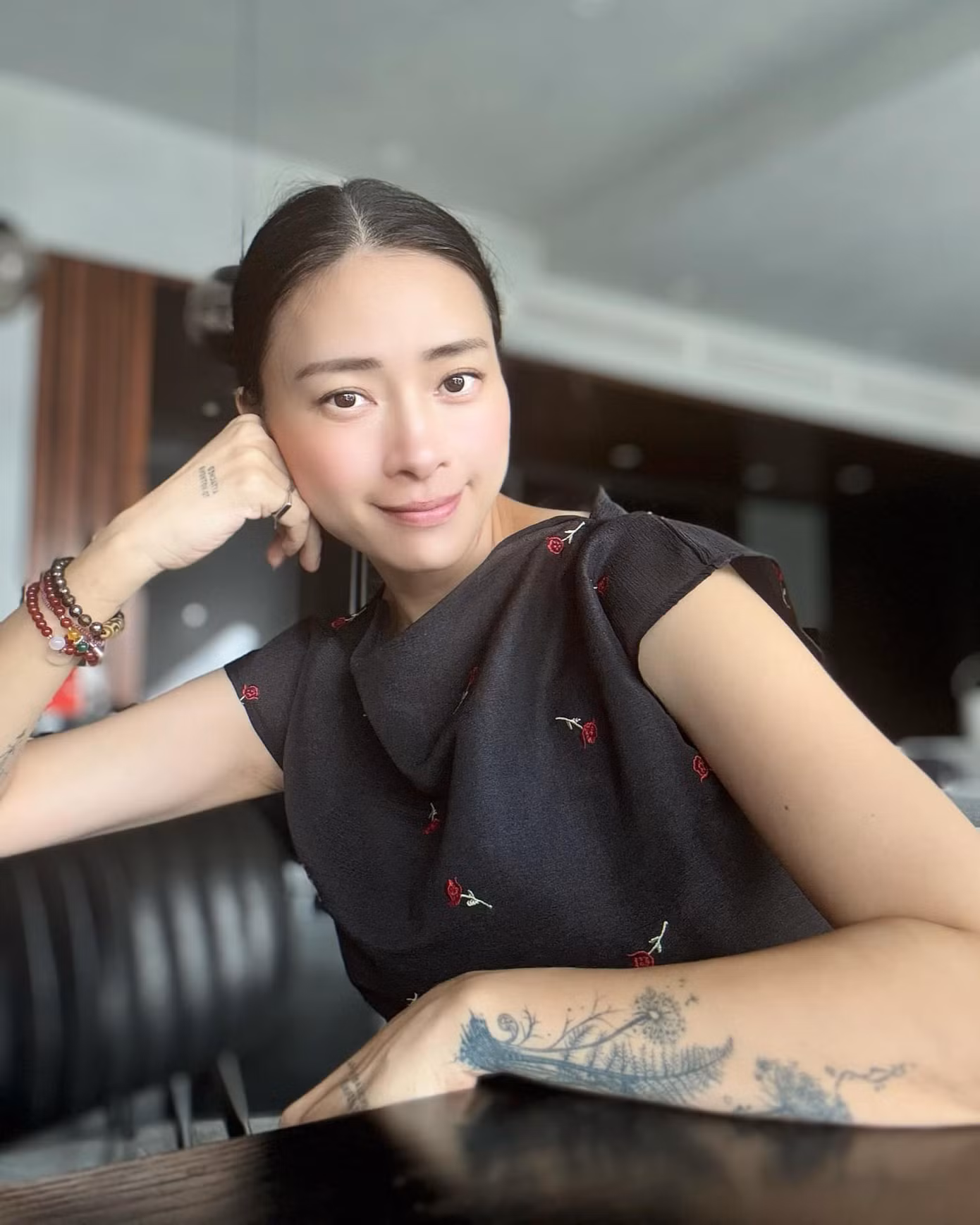 Ngô Thanh Vân thường giấu vòng 2 trong những tháng gần đây.