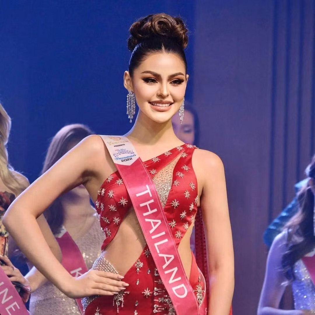 Trong cuộc thi Miss Tourism International 2022, Marima Suphatra Kliangprom trình diễn cuốn hút tại mỗi phần thi và có câu trả lời ứng xử thuyết phục.
