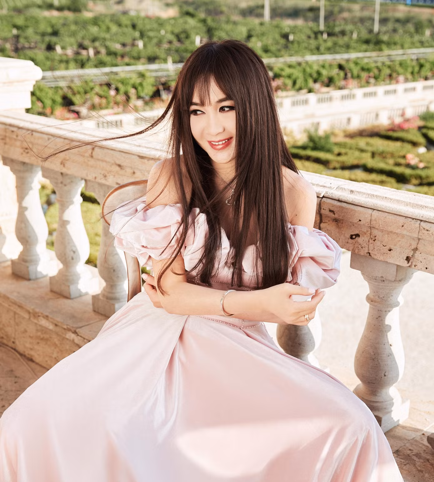Ôn Bích Hà chuẩn bị mở thương hiệu mới. Ảnh: Weibo