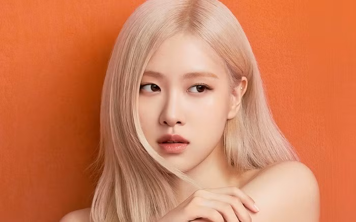 Người Hàn Quốc vốn không kỳ vọng nhiều vào Rosé. Họ cho rằng Lisa hoặc Jennie mới là thành viên BlackPink gây tiếng vang toàn cầu với tư cách nghệ sĩ solo.