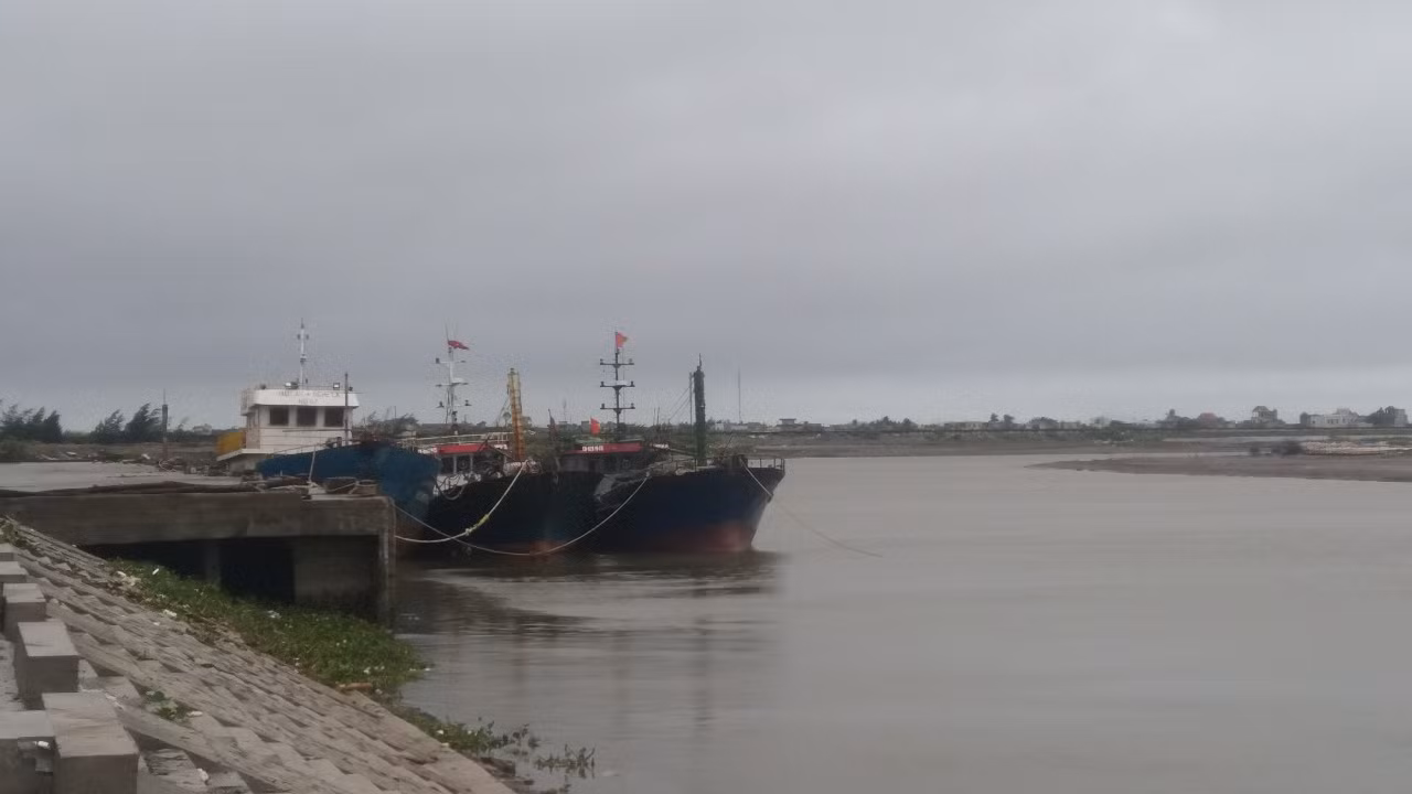 Bão tan, người dân Nam Định và Thái Bình thở phào ảnh 10