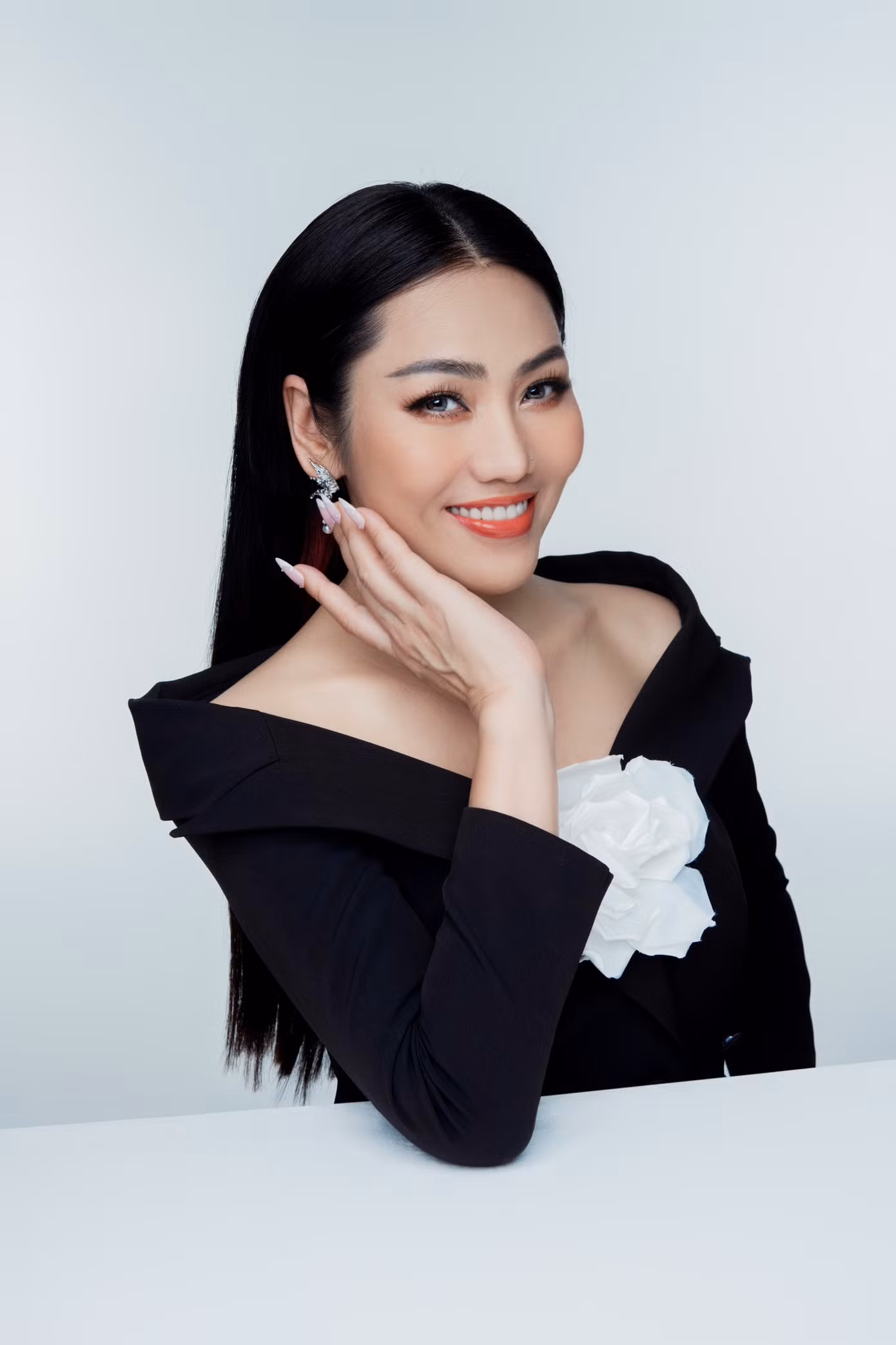 NSƯT Minh Thu công tác tại Nhà hát Ca Múa Nhạc Thăng Long. Ảnh: NVCC