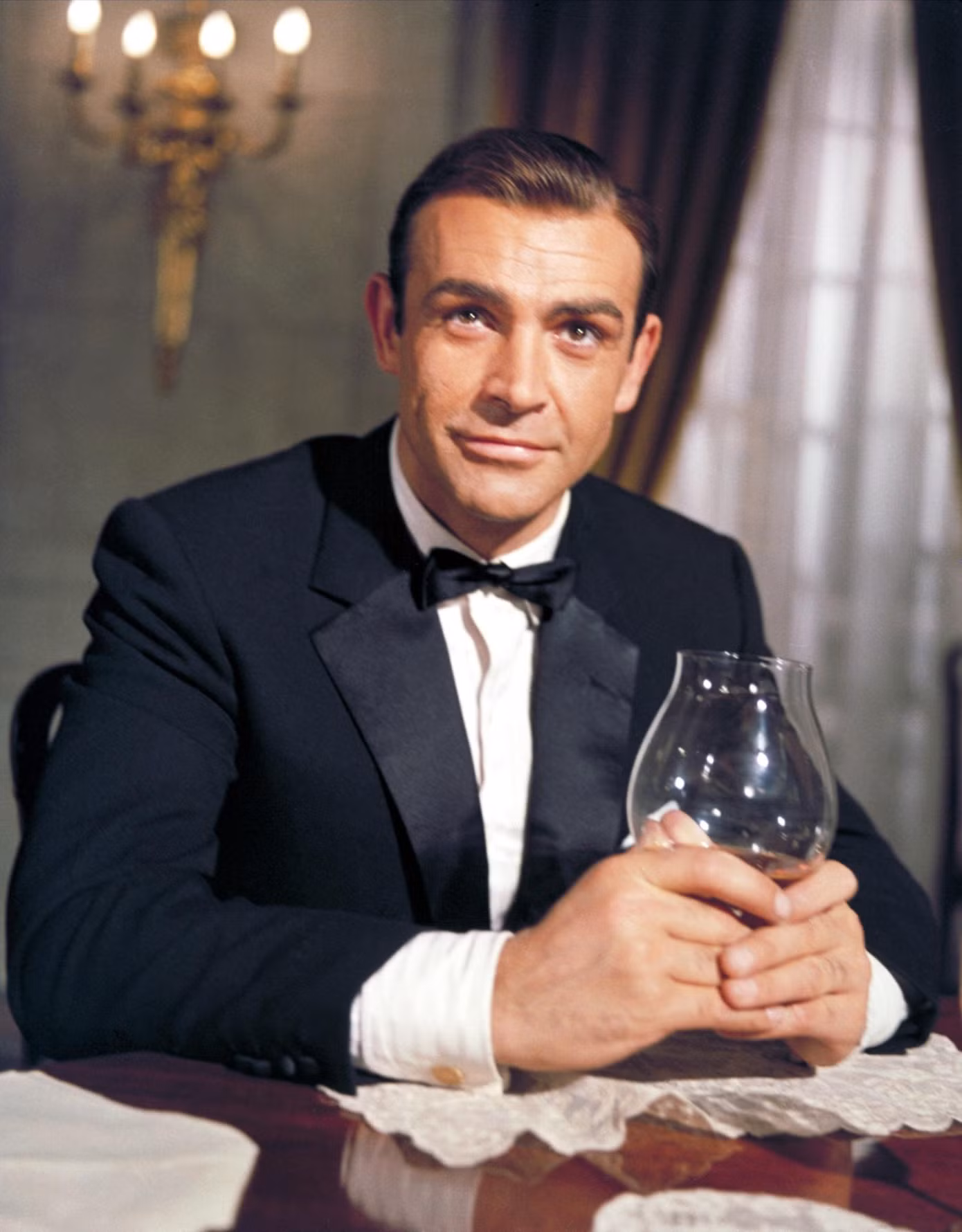 Gia đình Broccoli giao quyền kiểm soát thương hiệu James Bond cho Amazon MGM Studios sau hơn 6 thập kỷ nắm giữ.