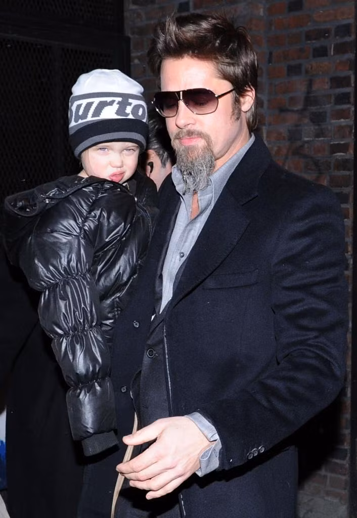 Brad Pitt từng thân thiết với 3 con ruột sau ly hôn nhưng mối quan hệ giữa họ tệ đi trong vài năm gần đây. Ảnh: Splash News. Brad Pitt từng thân thiết với 3 con ruột sau ly hôn nhưng mối quan hệ giữa họ tệ đi trong vài năm gần đây. Ảnh: Splash News.