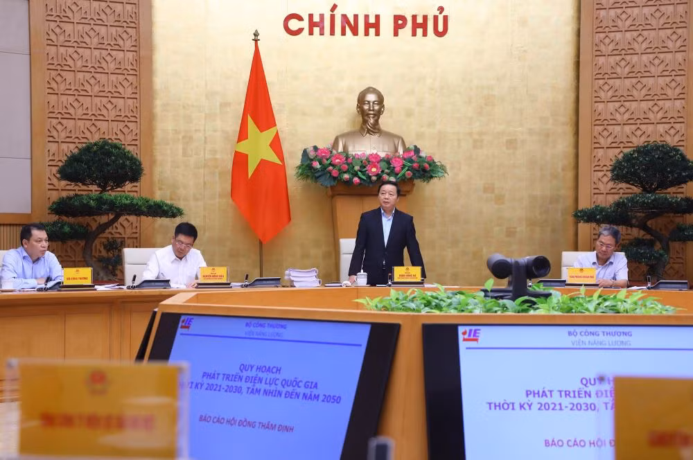 Phó Thủ tướng Trần Hồng Hà chủ trì cuộc họp về Quy hoạch điện VIII