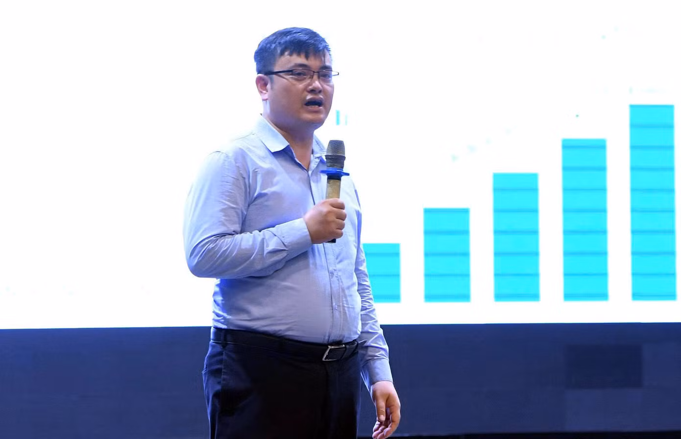 Ông Đỗ Đức Lân trình bày tại hội thảo. Ảnh: Lâm Đăng Hải Ông Đỗ Đức Lân trình bày tại hội thảo. Ảnh: Lâm Đăng Hải