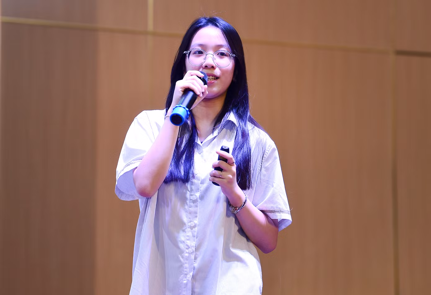 Thí sinh Đàm Phương Linh đoạt giải Nhì cuộc thi. Ảnh: Xuân Tùng