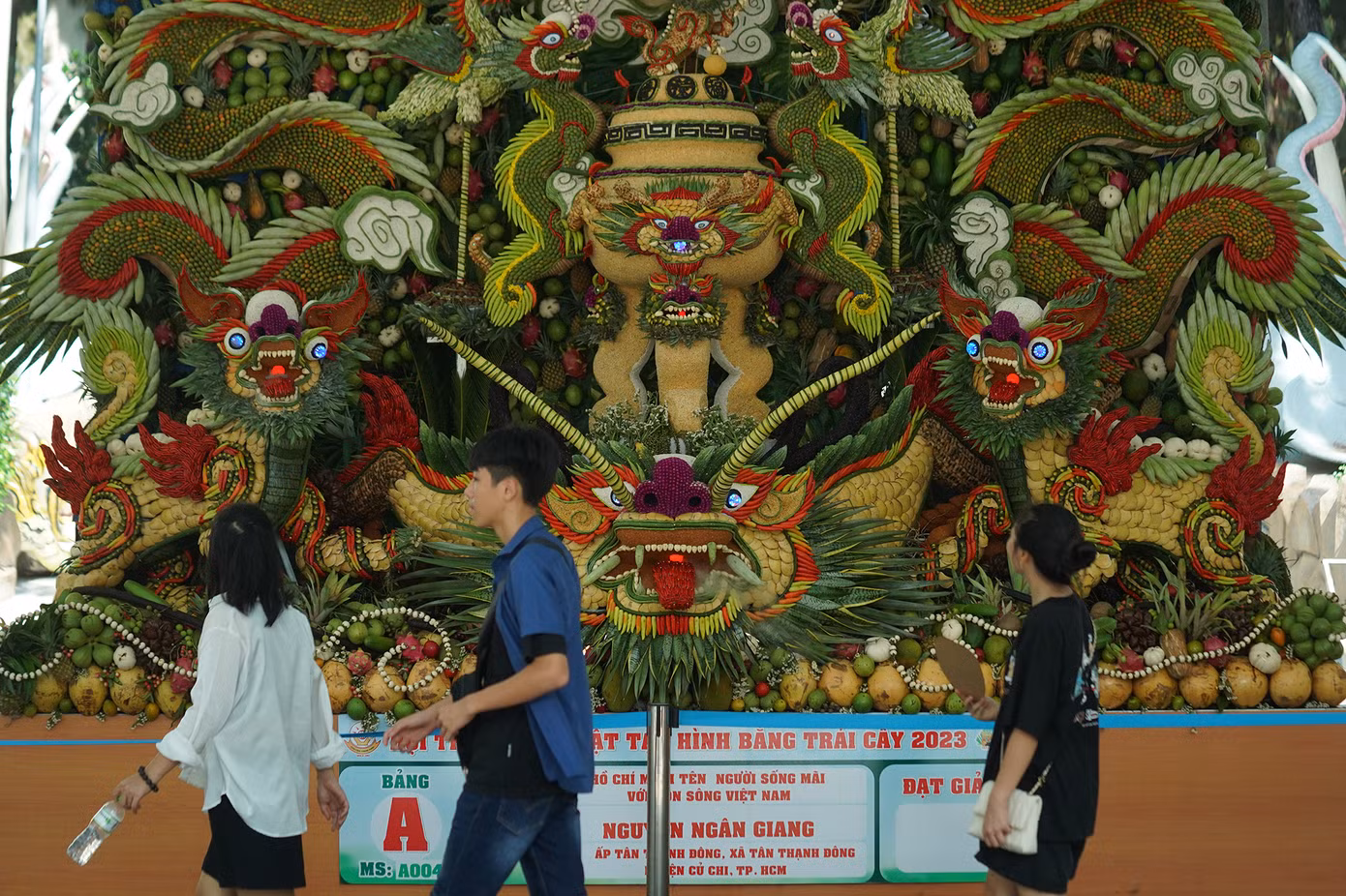 Một tác phẩm đạt giải cao trong mùa lễ hội năm ngoái thể hiện sự kỳ công của các nghệ nhân.