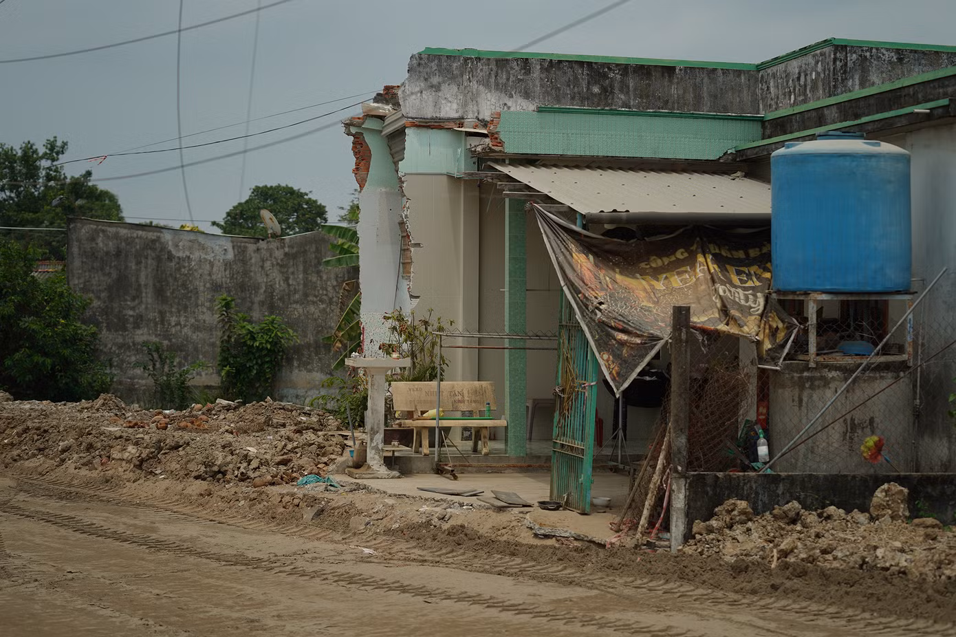 Một ngôi nhà đã bàn giao mặt bằng.