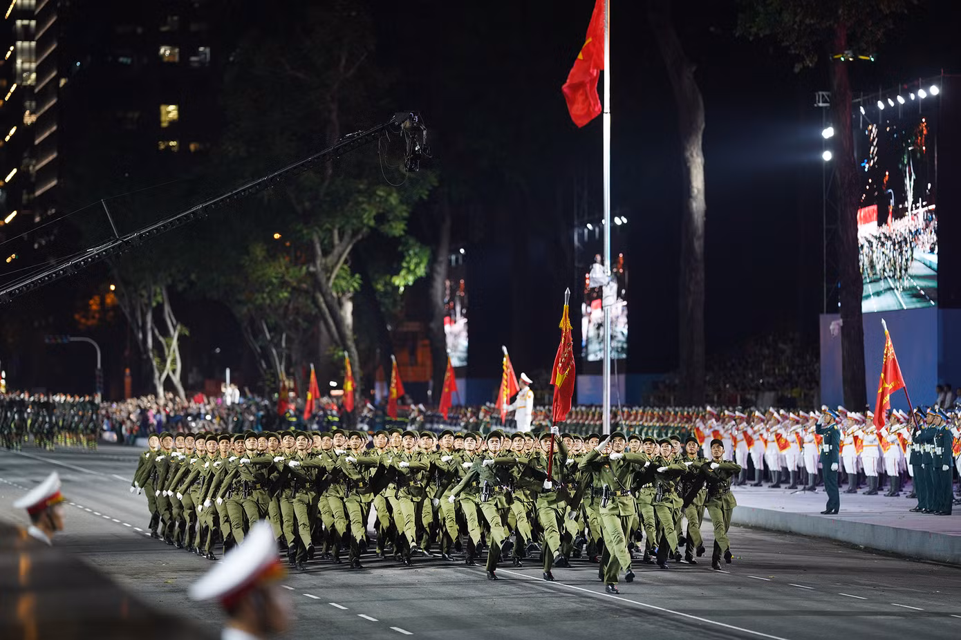 Khối nam sĩ quan An ninh nhân dân, lực lượng vinh dự được Đảng và Nhà nước tặng thưởng Huân chương Sao vàng, Huân chương Hồ Chí Minh.