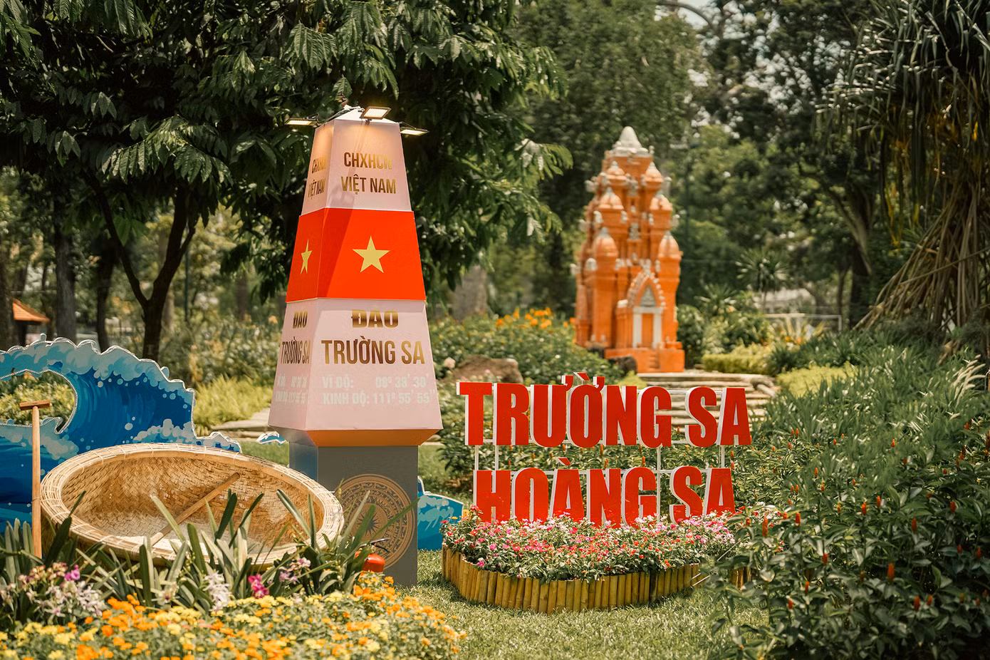 Công viên Tao Đàn cũng là một địa điểm nổi tiếng thu hút du khách và người dân.
