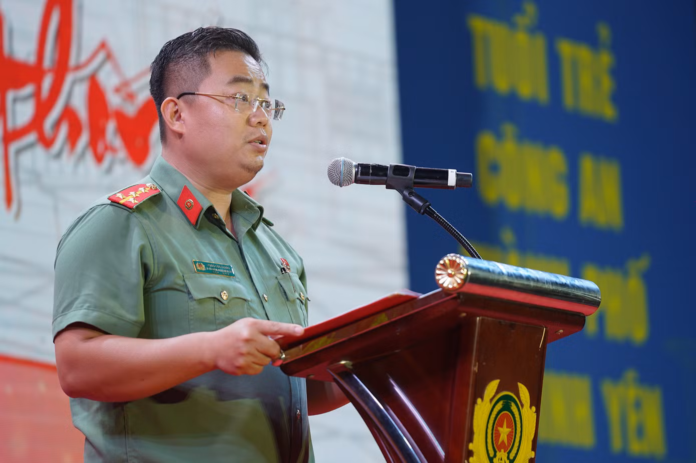 Đại uý Đặng Văn Thắng, Bí thư Đoàn Thanh niên Công an TPHCM phát biểu: "Chương trình hôm nay hết sức ý nghĩa, giúp cán bộ Đoàn chủ chốt của lực lượng gần 1.000 đoàn viên là công dân thực hiện nghĩa vụ tham gia CAND khóa CS26 hiểu biết thêm về truyền thống vẻ vang của Công an nhân dân Việt Nam nói chung và Công an TPHCM nói riêng. Qua đó, thế hệ trẻ tiếp tục phát huy truyền thống CATP anh hùng, ra sức rèn luyện, trau dồi phẩm chất đạo đức cách mạng, phát huy tính xung kích, sáng tạo trên các mặt công tác" - anh Thắng chia sẻ
