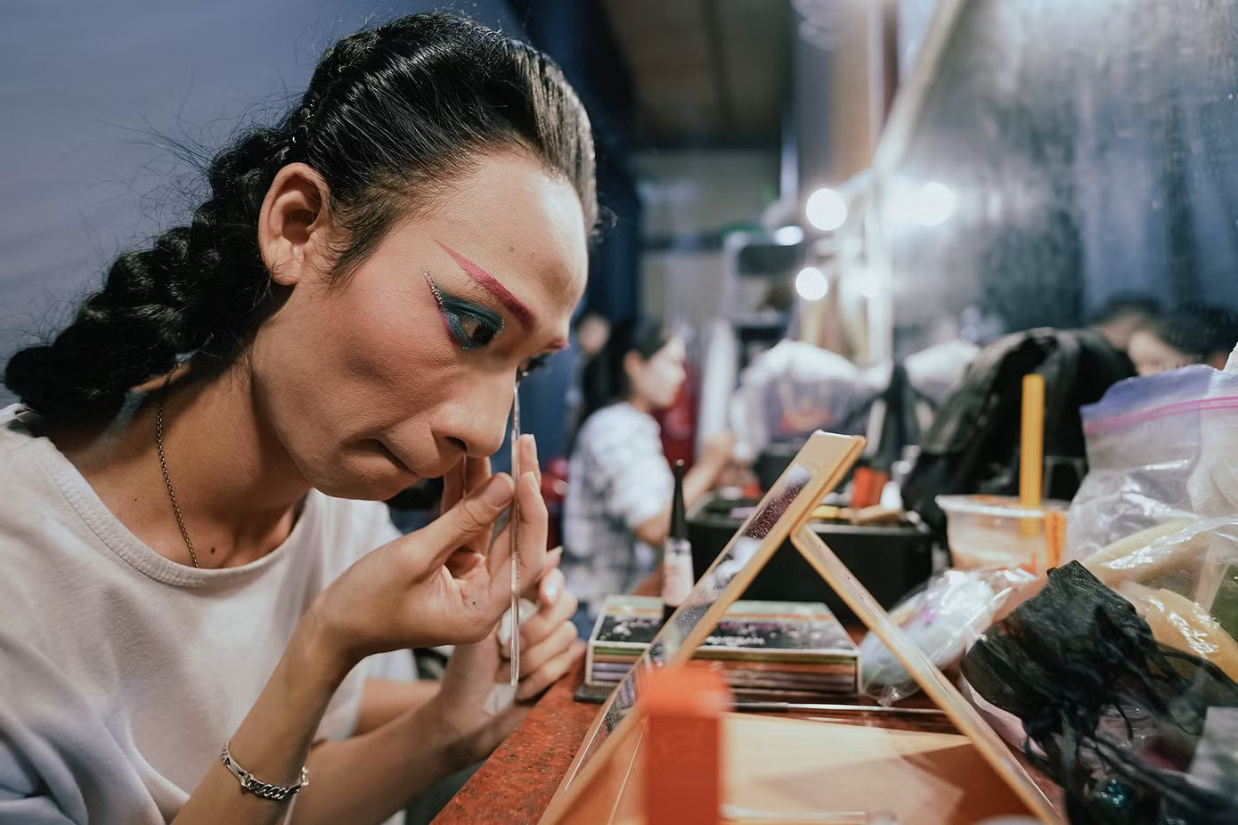 Chàng trai trẻ đã chọn con đường mình đam mê và cháy hết mình với lựa chọn của mình. Hạ Nắng nổi tiếng trên mạng xã hội nhưng vẫn giữ sự khiêm tốn, làm nghề nghiêm túc và rất sợ bản thân tự mãn.
