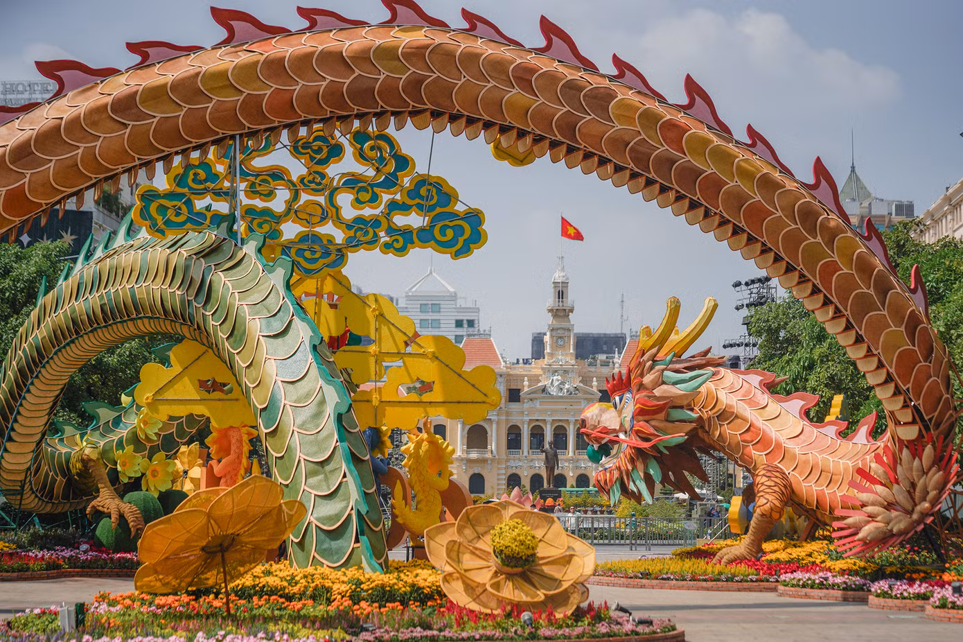 Công trình do UBND TPHCM chỉ đạo, giao Tổng Công ty Du lịch Sài Gòn (Saigontourist Group) phối hợp Sở Ban ngành tổ chức thực hiện.