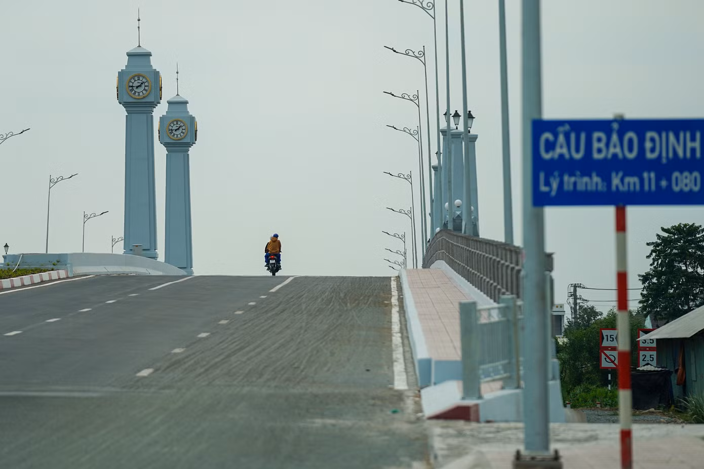 Cầu Bảo Định đã có một diện mạo mới.