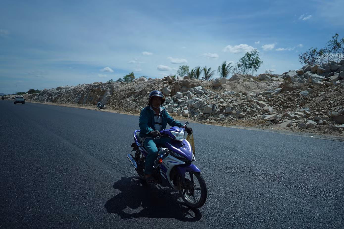 Nhiều loại phương tiện đã có thể chạy 100 km/h ở cao tốc Vĩnh Hảo - Phan Thiết.