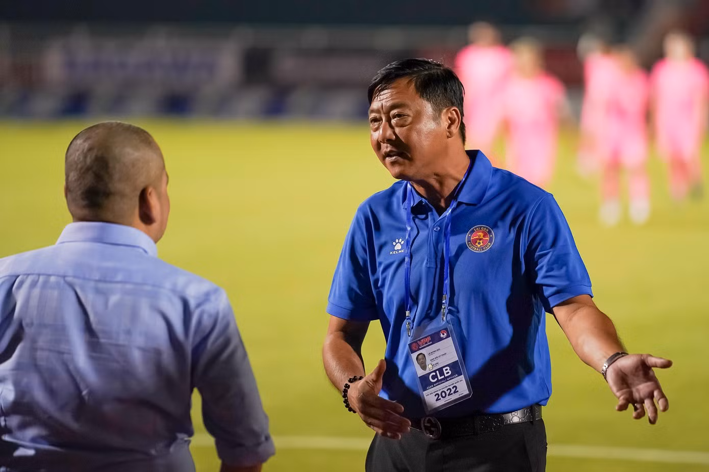 GĐKT Lê Huỳnh Đức phàn nàn về công tác điều hành của trọng tài. Thắng chung cuộc với tỷ số 2-1, CLB TPHCM đạt 12 điểm tạm vươn lên hạng 11, đẩy Nam Định (10 điểm) xuống hạng 12, chỉ hơn đội cuối bảng CLB Sài Gòn 2 điểm.