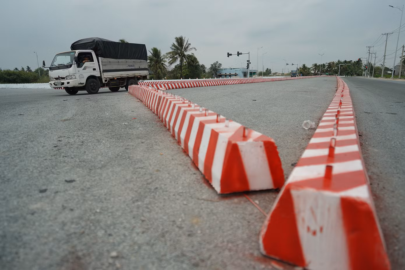 Một vòng xoay vừa mới sơn xong.