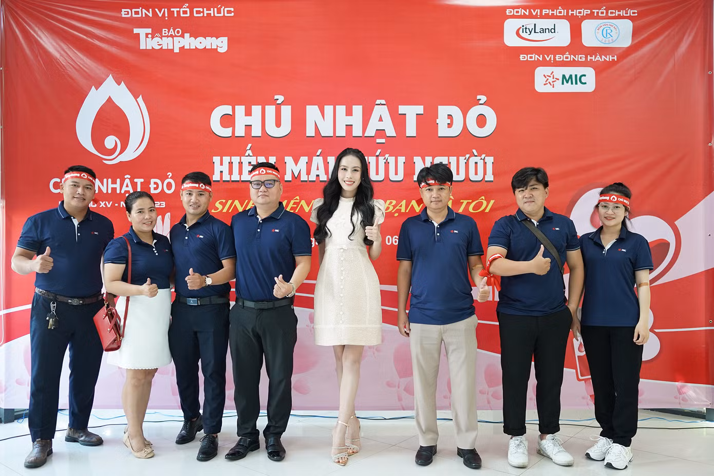 Chương trình hiến máu Chủ nhật Đỏ lần thứ XV- năm 2023 do báo Tiền Phong phối hợp với Công ty TNHH Đầu tư Địa ốc Thành phố và Bệnh viện Chợ Rẫy tổ chức sáng 1/6 tại khu đô thị City Land Park Hills (quận Gò Vấp).