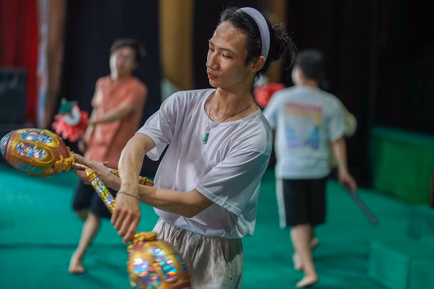 Nắng say mê tập luyện để có thể nhập vai thật tốt.