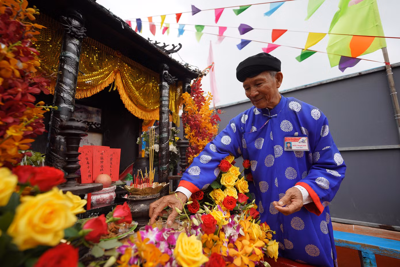 Lễ vật ngư dân cúng tế thường là gà, vịt, đầu heo, heo quay, đặc biệt không bao giờ cúng Ông bằng đồ hải sản vì đây là binh tướng của Ông.