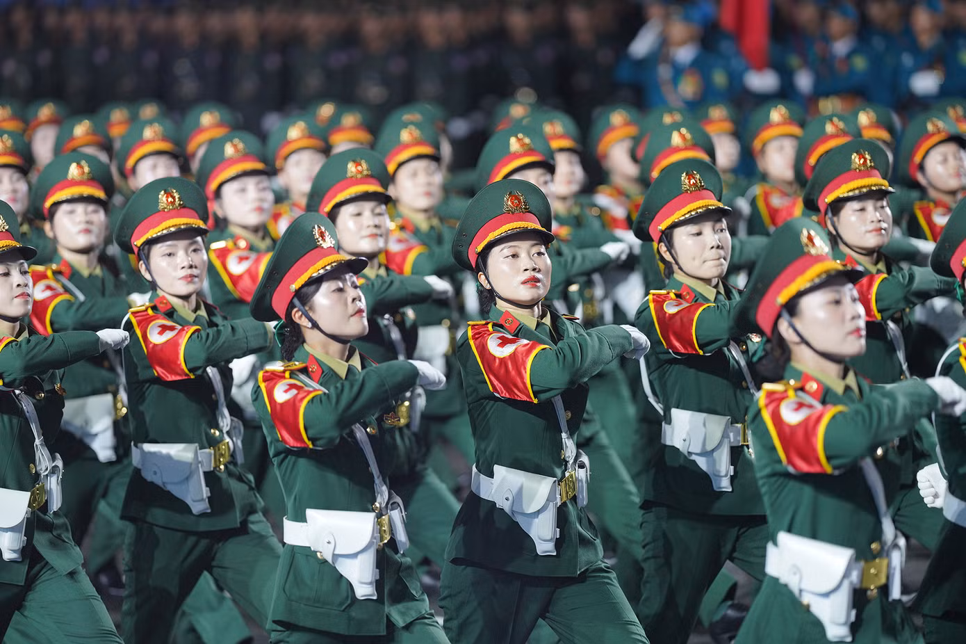 Các nữ sĩ quan Quân y luôn xuất hiện những nơi khó khăn, gian khổ, vừa chiến đấu, vừa phục vụ chiến đấu, hy sinh quên mình bảo vệ sức khoẻ bộ đội và nhân dân, góp phần nâng cao sức mạnh tổng hợp của quân đội.