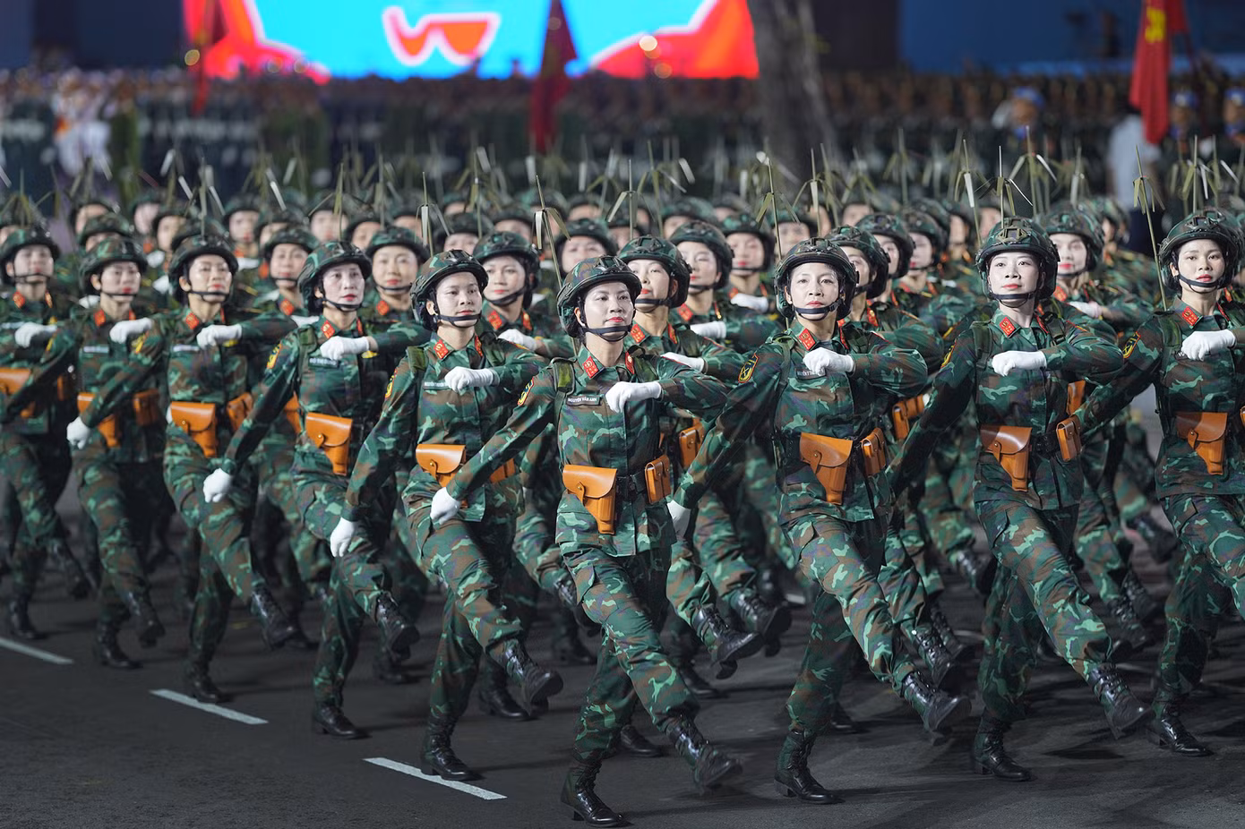 Khối TTLL thu hút khán giả bởi lực lượng trẻ trung, xinh đẹp, tinh nhuệ.
