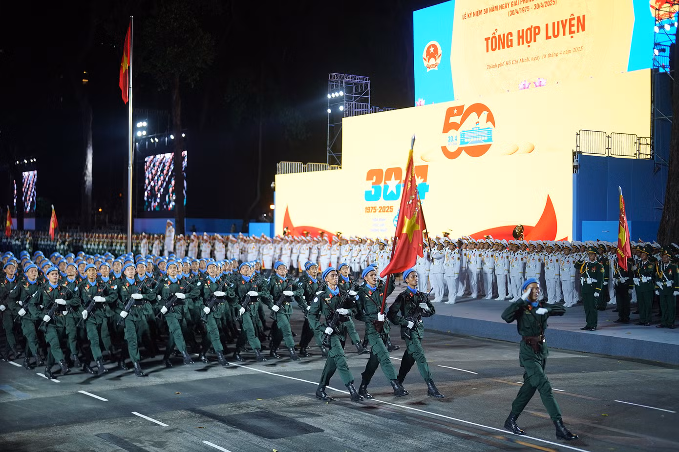 Khối nam sĩ quan Gìn giữ hòa bình.