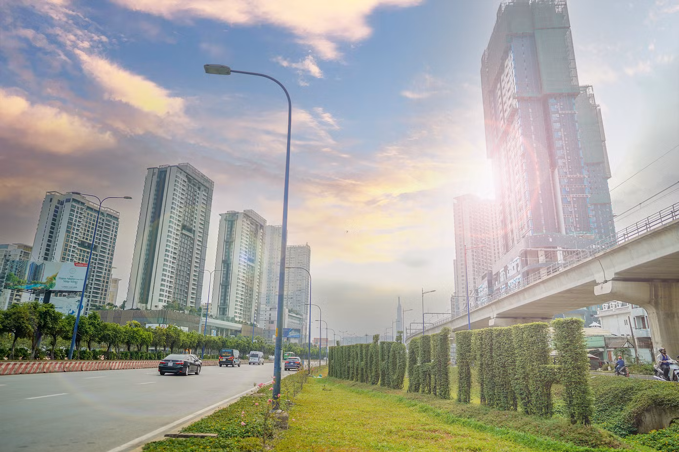 UBND TPHCM vừa có công văn gửi Bộ Văn hóa Thể thao và Du lịch xin ý kiến về việc đổi tên Xa lộ Hà Nội (đoạn từ cầu Sài Gòn đến ngã tư Thủ Đức) thành đường Võ Nguyên Giáp.