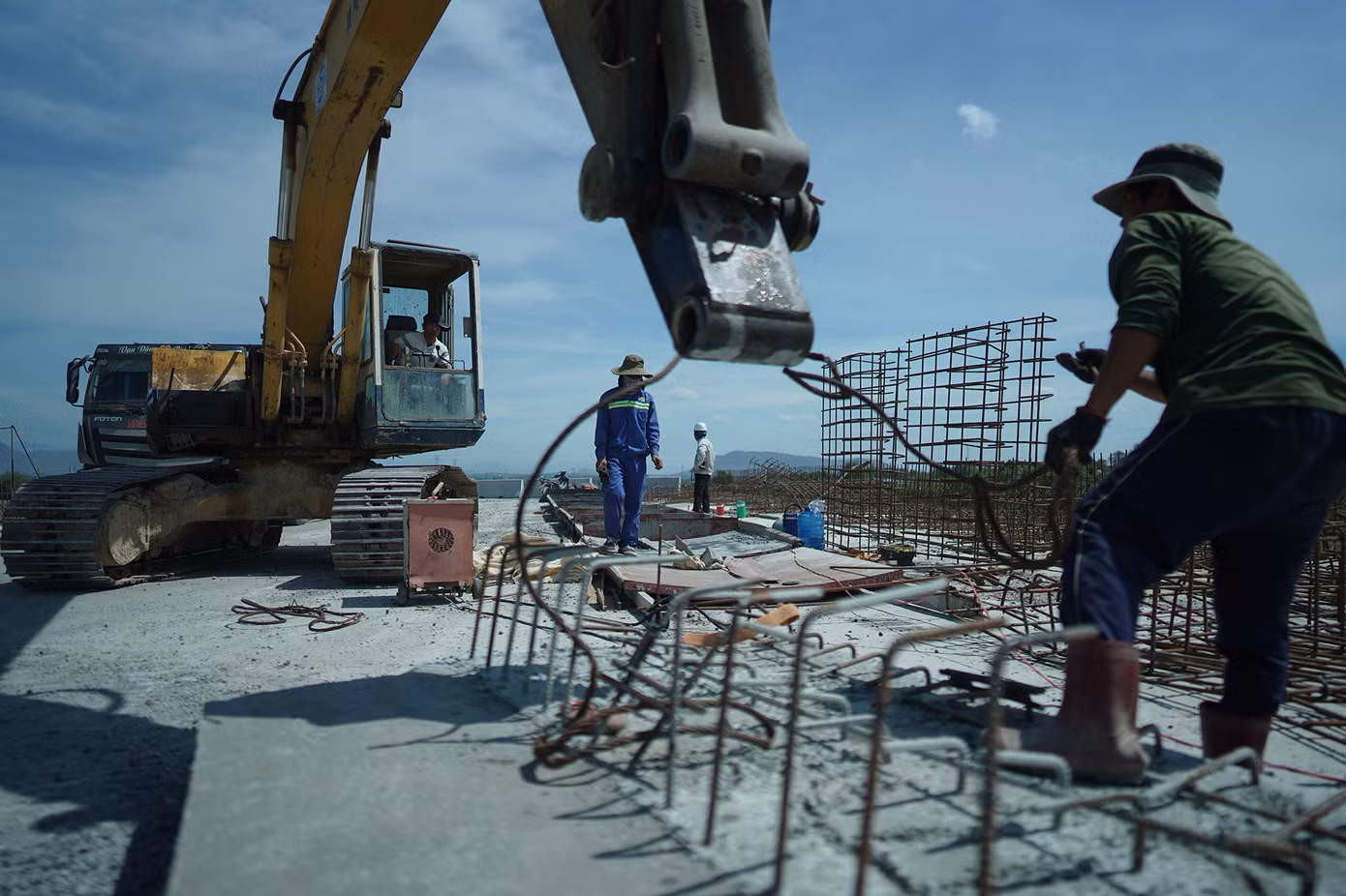 Ban Quản lý dự án 7 yêu cầu các nhà thầu huy động công nhân, tăng ca kíp để sớm đưa dự án vào khai thác.