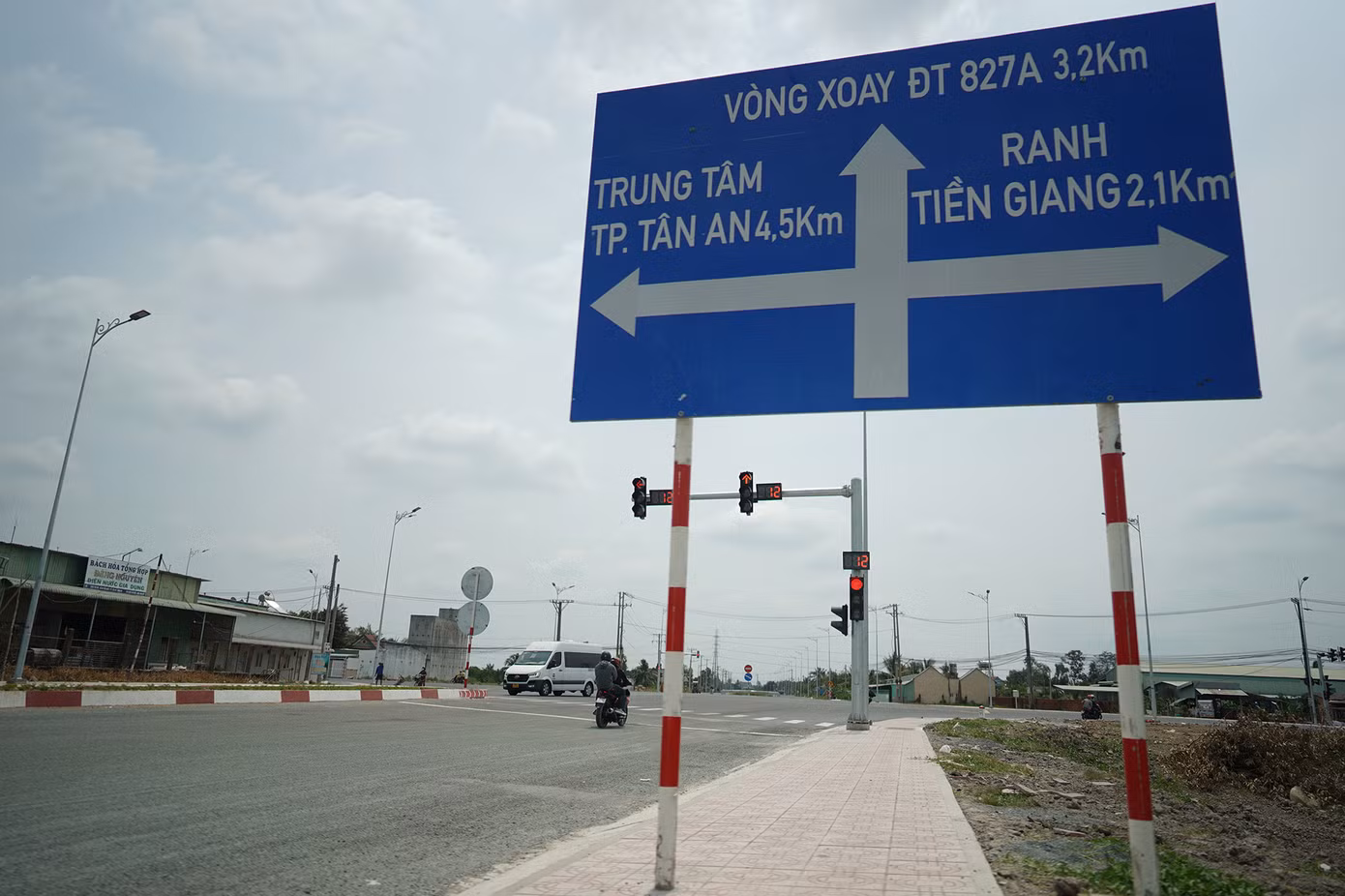 Nút giao gần cầu Bảo Định.