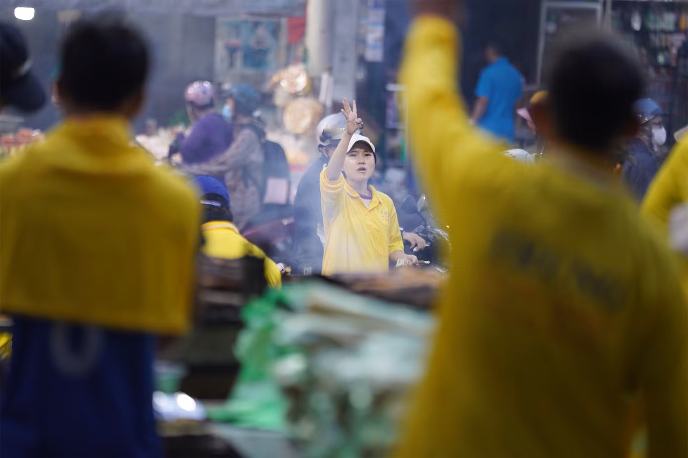 Các lò nướng chuẩn bị từ chiều hôm trước, xuyên đêm cho đến sáng nay.