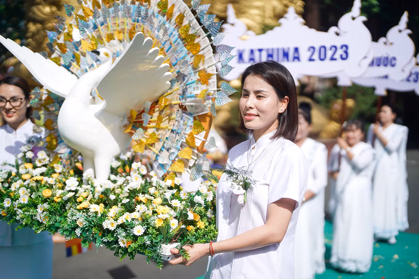 Lễ Khatina là một trong những ngày lễ lớn và quan trọng nhất của hệ phái Phật giáo Nam tông. Hằng năm, trong khoảng thời gian từ 15/9 đến 15/10 âm lịch, bà con người Khmer Nam Bộ rộn ràng tổ chức lễ Kathina.