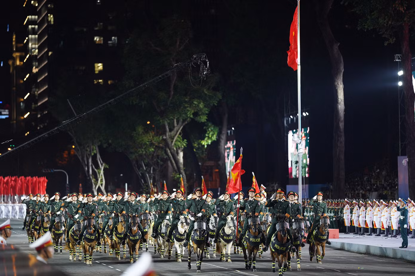 Khối Cảnh sát cơ động kỵ binh để lại nhiều tình cảm tốt đẹp trong lòng nhân dân và bạn bè quốc tế.