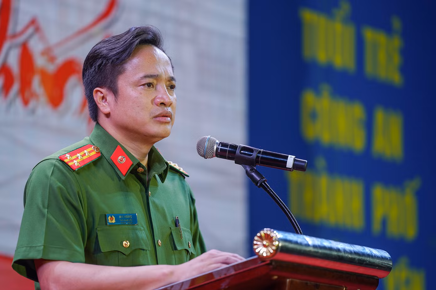 Phát biểu tại chương trình, Đại tá - Anh hùng Lực lượng vũ trang nhân dân Mai Hoàng, UV Ban Thường vụ Đảng ủy, Phó Giám đốc Công an TPHCM chia sẻ: "Hôm nay cũng là dịp để chúng ta được gặp gỡ số lượng đông đảo đoàn viên thanh niên là chiến sĩ nghĩa vụ trong CATP. Đây là lực lượng mới, trẻ, khỏe, năng động, nhiệt huyết và tràn đầy hy vọng. Tôi rất vui mừng và phấn khởi khi chất lượng đầu vào của chúng ta ngày càng được cải thiện. Trong khóa CS26 năm nay có 1 đồng chí là thạc sĩ, nhiều đồng chí đã tốt nghiệp đại học, cao đẳng, trung cấp".