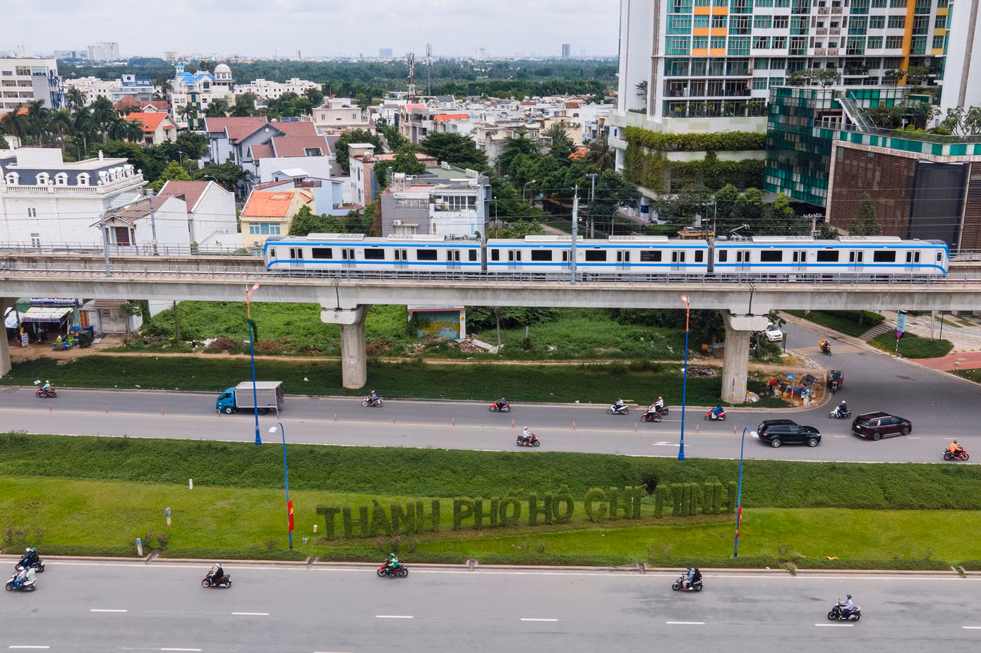 Từ nay đến cuối năm 2023, Ban Quản lý Đường sắt đô thị sẽ cùng đơn vị tư vấn và các nhà thầu Nhật Bản tiếp tục đẩy nhanh tiến độ để hoàn thành cơ bản công tác thi công, sau đó chuyển sang giai đoạn chạy thử và khai thác thử làm cơ sở cho việc đánh giá an toàn hệ thống.