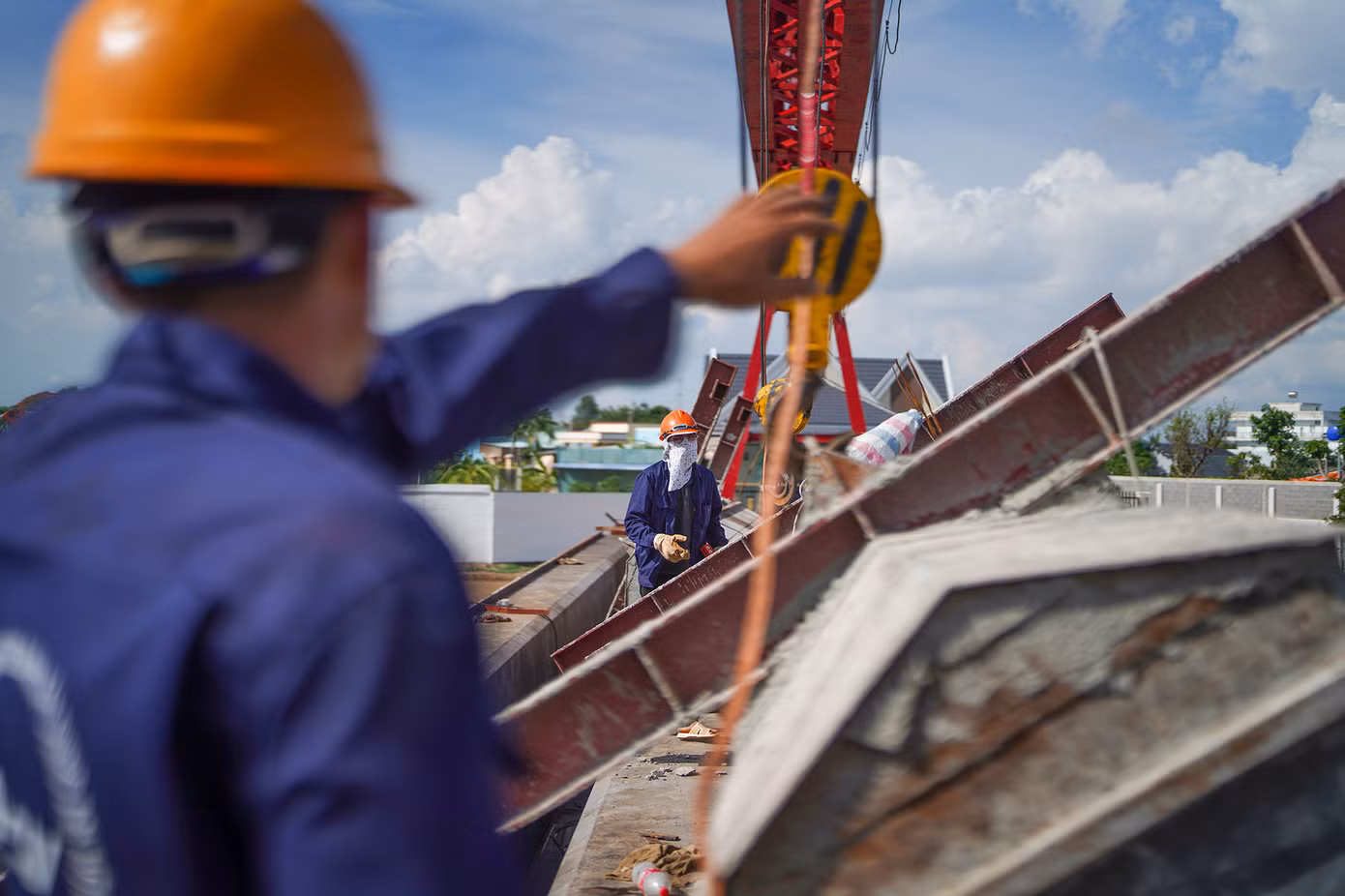 Gói thầu XL2 thi công cầu, tuyến chính cao tốc, tuyến song hành nhánh trái và đường song hành từ đường tỉnh 830C đến nút giao - đường Vành đai 3 đoạn qua tỉnh Long An đã hoàn thành khoảng 40%.