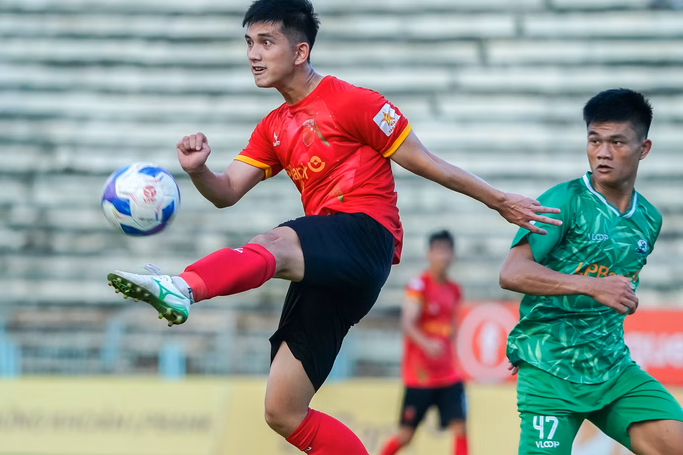 Với kết quả này đội khách Phù Đổng Ninh Bình vẫn duy trì mạch toàn thắng tại giải hạng nhất năm nay với vị trí số 1 trên bảng xếp hạng.