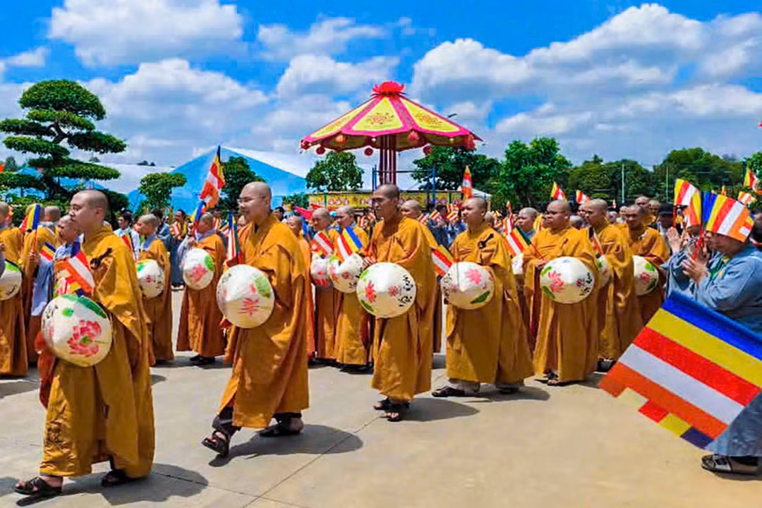 Người dân, phật tử khắp cả nước có thể chiêm bái Xá lợi Phật được cung thỉnh từ Ấn Độ về Việt Nam tại chùa Thanh Tâm (H.Bình Chánh, TPHCM) từ ngày 3/5).