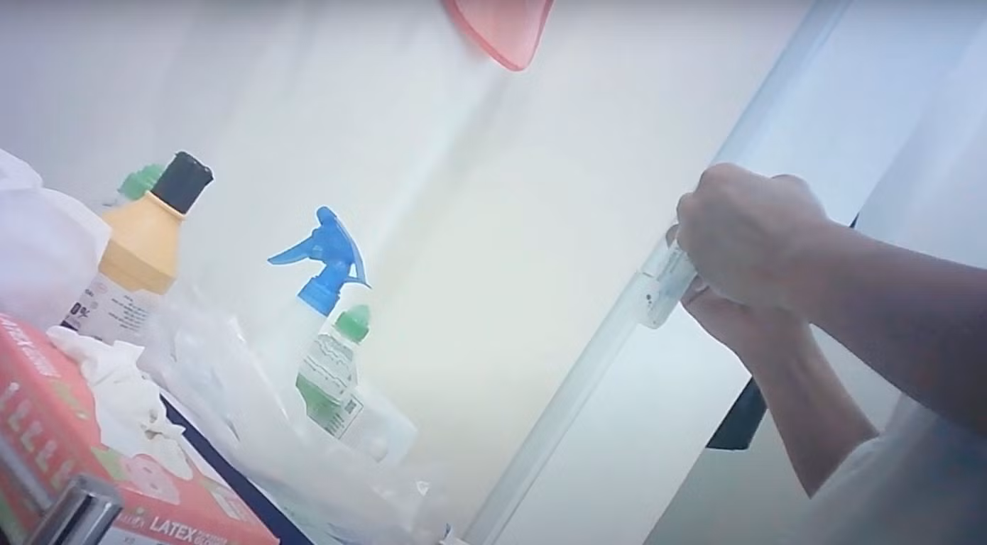 Hầu hết bệnh nhân nam vào đây đều được "bác sĩ" lấy dịch từ "cậu nhỏ" sau đó kết luận bị nhiễm trùng và hù doạ để phải điều trị với giá cao- ảnh P.V
