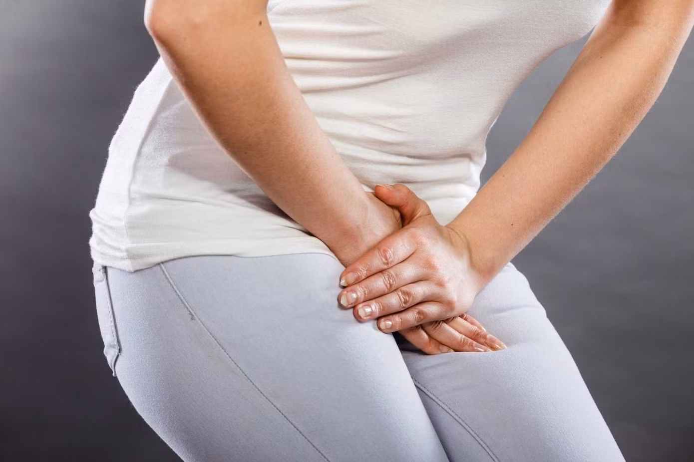 Nôn và đi ngoài liên tục sẽ khiến cơ thể bị mất nước nghiêm trọng.