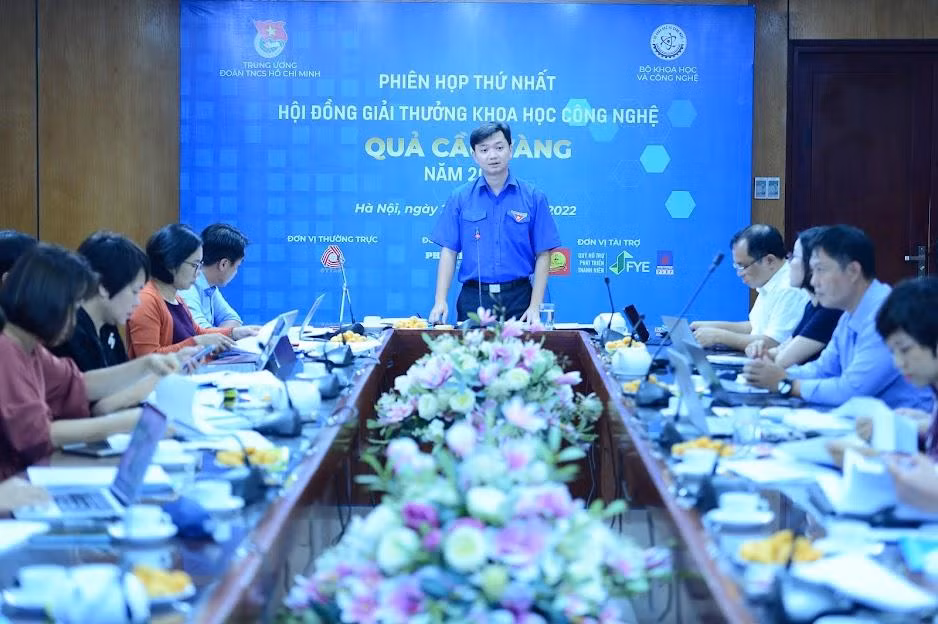 Phiên họp hội đồng lần thứ nhất diễn ra dưới sự chủ trì của anh Nguyễn Minh Triết, Bí thư T.Ư Đoàn, Chủ tịch Hội SVVN.